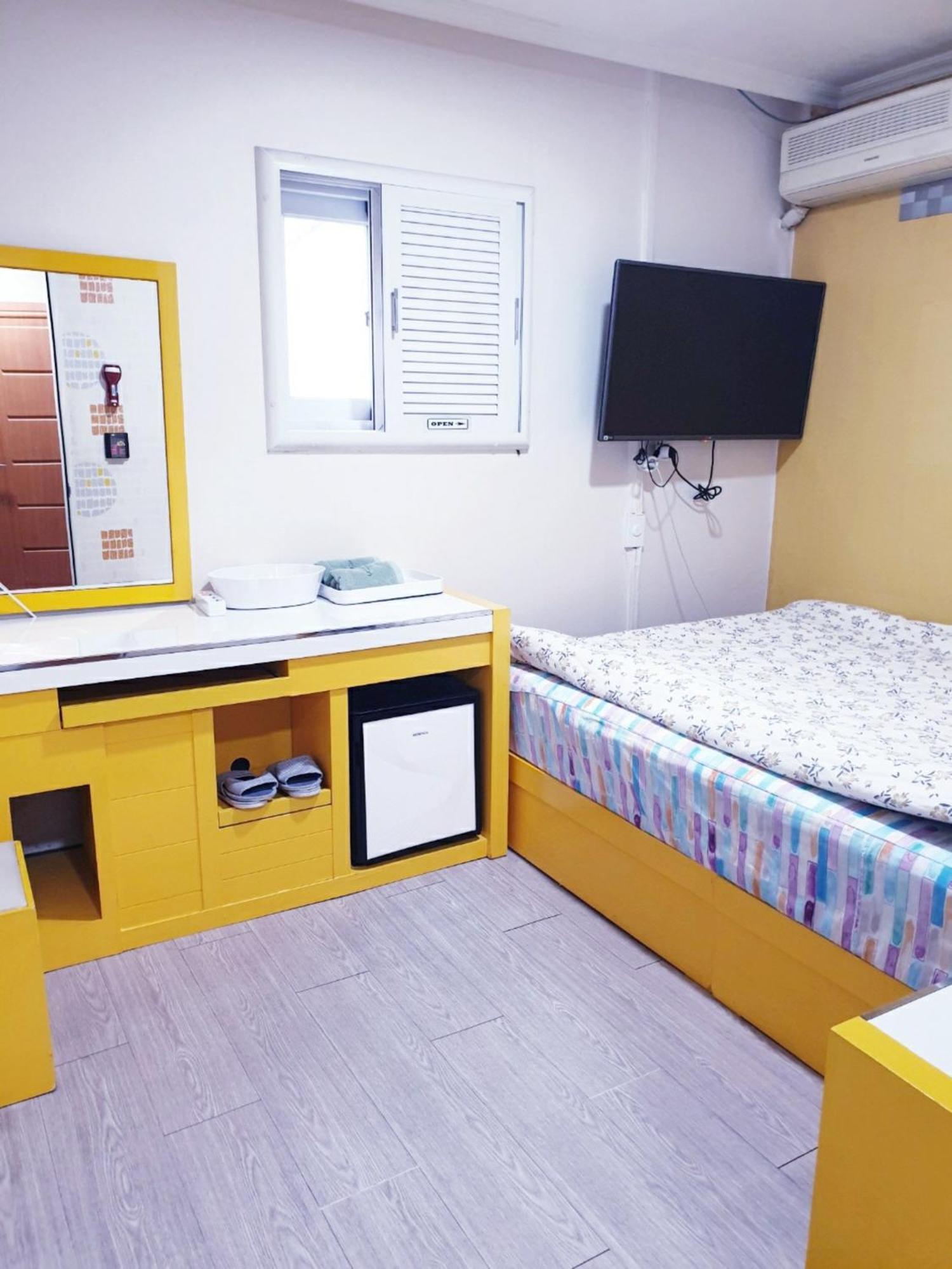 Oppa Hostel Sinchon-Hongdae Seoul Eksteriør billede